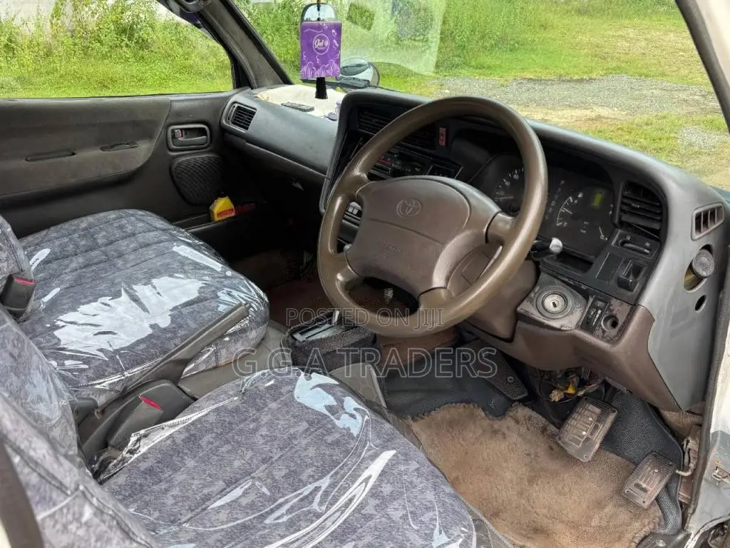 Toyota Dolphin Super GL 1992 Van (Used)