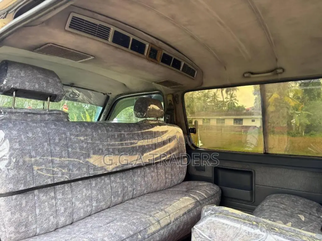 Toyota Dolphin Super GL 1992 Van (Used)