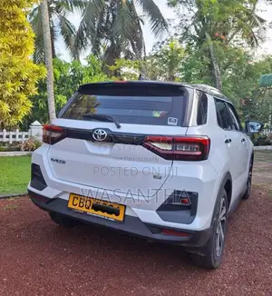 Toyota Raize 2025 SUV (Used)