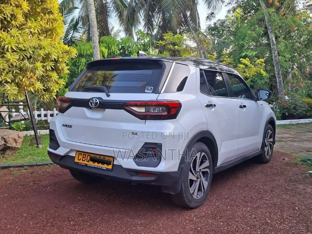 Toyota Raize 2025 SUV (Used)