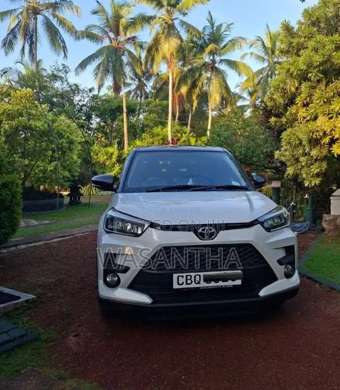 Toyota Raize 2025 SUV (Used)