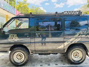 Mitsubishi L300 1992 Van (Used)