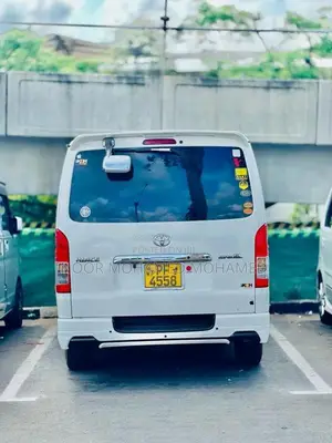 Toyota Kdh 200 2006 Van (Used)