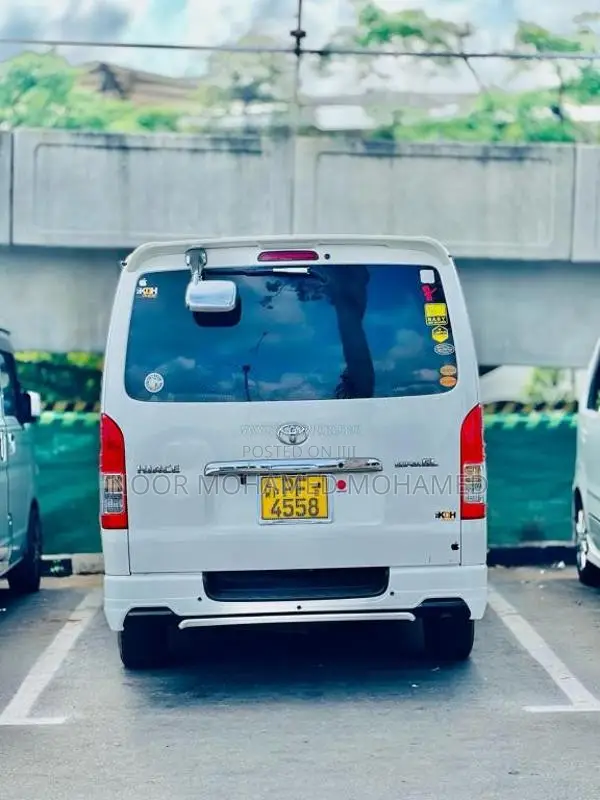 Toyota Kdh 200 2006 Van (Used)