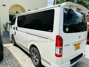 Toyota Kdh 200 2006 Van (Used)