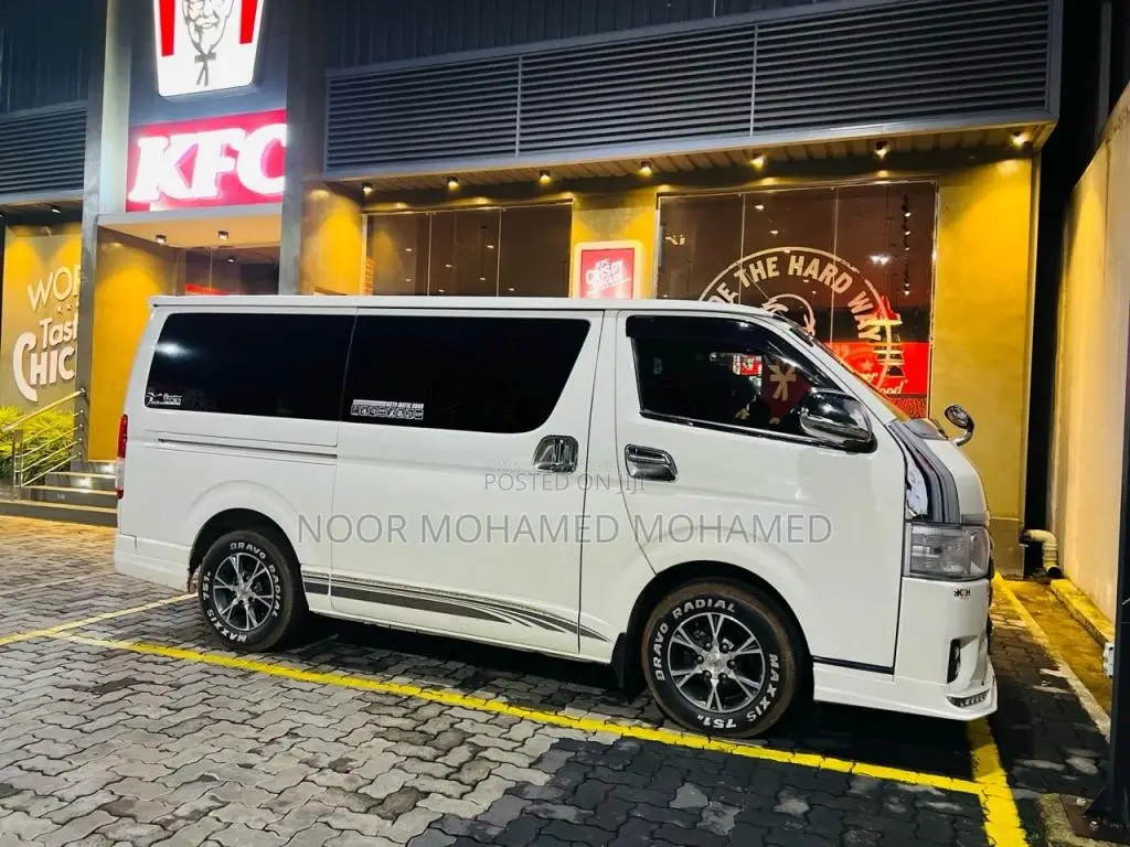 Toyota Kdh 200 2006 Van (Used)