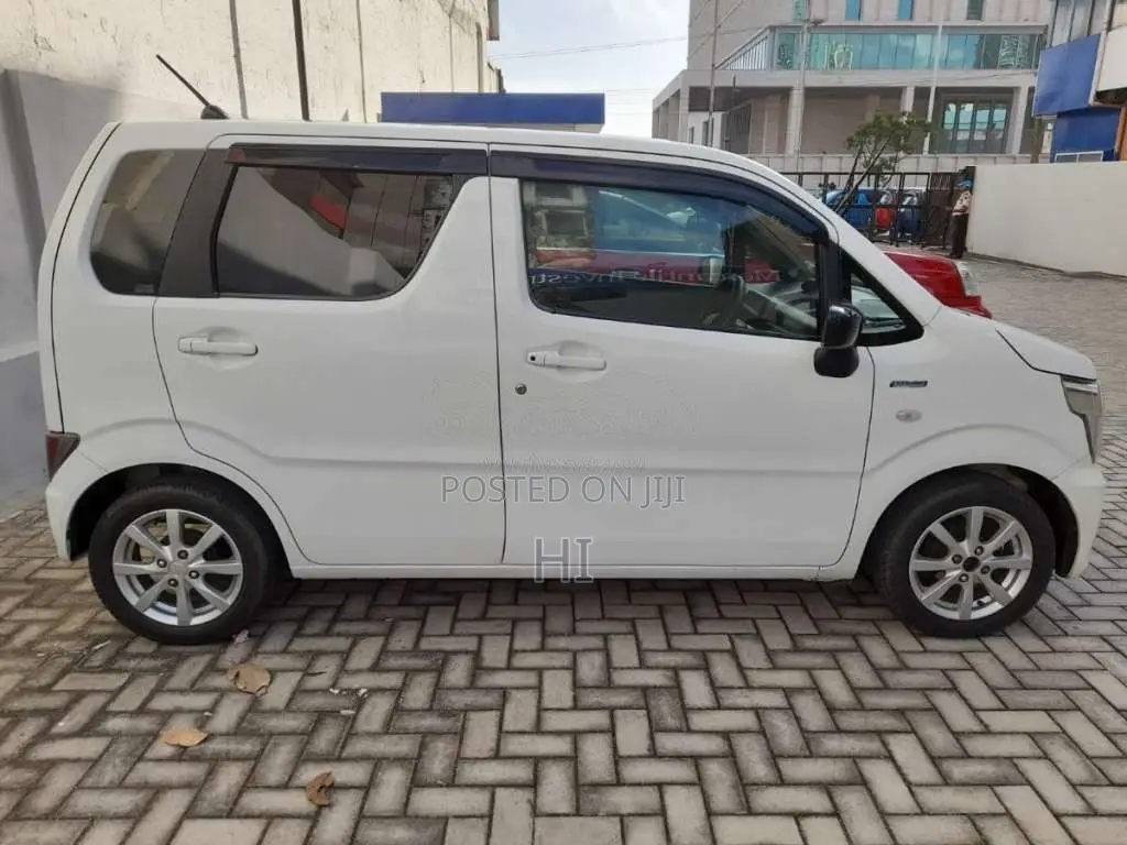 Suzuki Wagon R FZ Safety PREMIUM 2018 Car (Used)