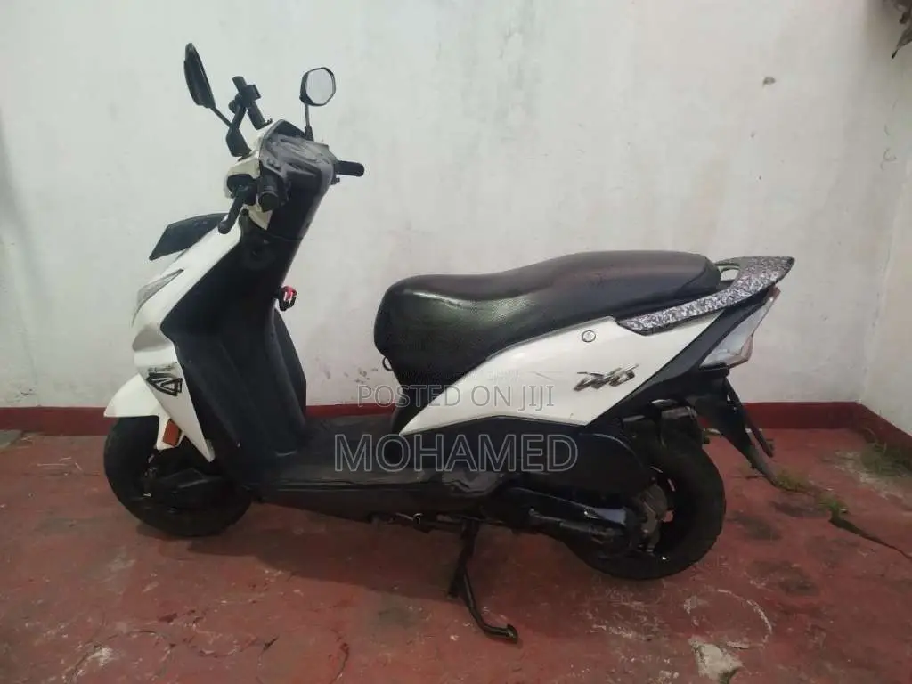 Honda Dio 2013 Motorbike (Used)