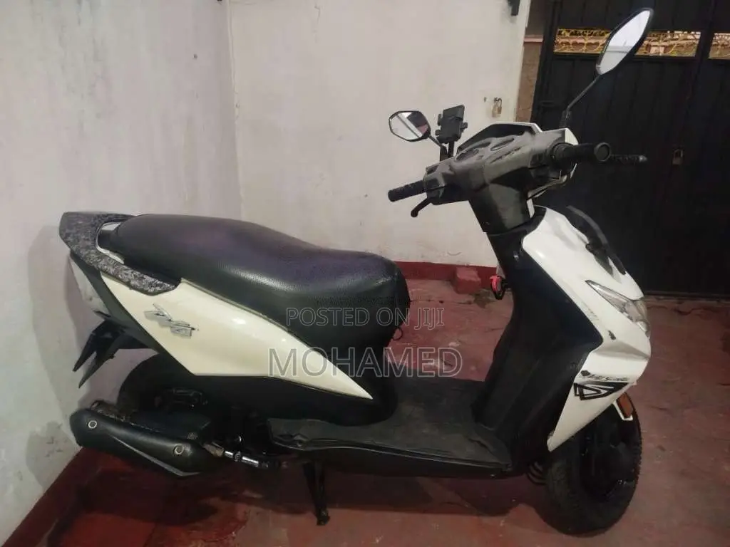 Honda Dio 2013 Motorbike (Used)