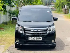 Toyota Noah 2015 Van (Used)