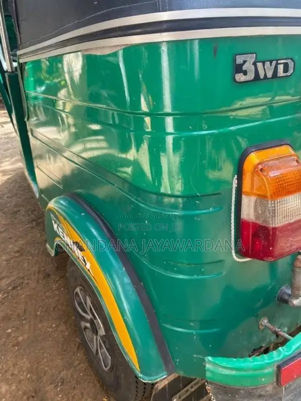 Bajaj 4 Stroke 2010 Three Wheel (Used)