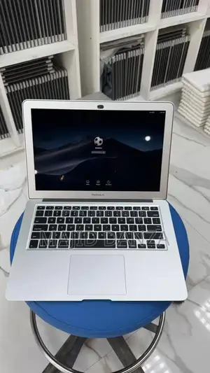 Laptop Apple MacBook Air 2017 8GB Intel Core i5 SSD 256GB