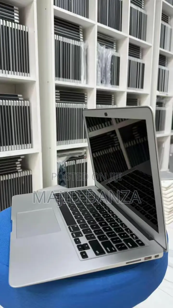 Laptop Apple MacBook Air 2017 8GB Intel Core i5 SSD 256GB