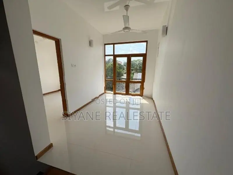 Brand New House for Sale in Thalawathugoda
