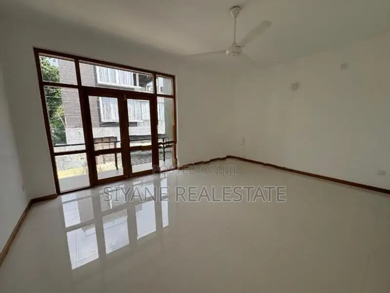Brand New House for Sale in Thalawathugoda
