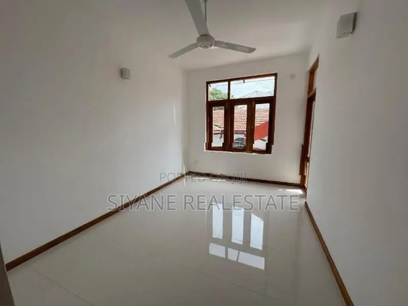 Brand New House for Sale in Thalawathugoda