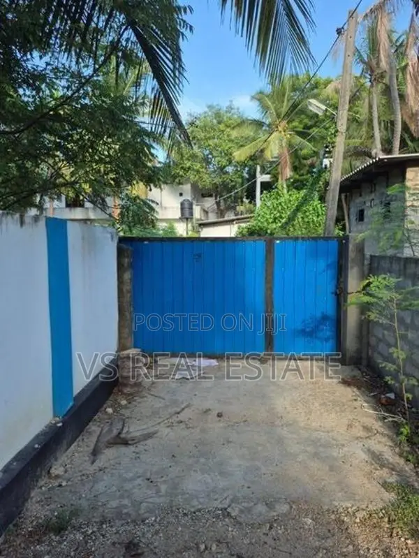 காணி விற்பனைக்கு நல்லூர் பருத்தித்துறை வீதியில் வீரமகாளி அம்மன் கோவிலட