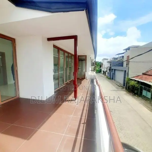 5BR Two Story Modern House For Sale In Nugegoda