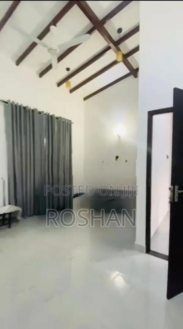 Spacious Upper‑Floor Single Room For Rent – Bokundara (For A Lady)