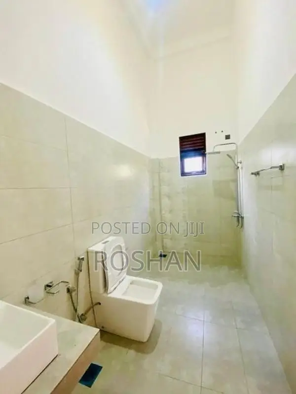 Spacious Upper‑Floor Single Room For Rent – Bokundara (For A Lady)