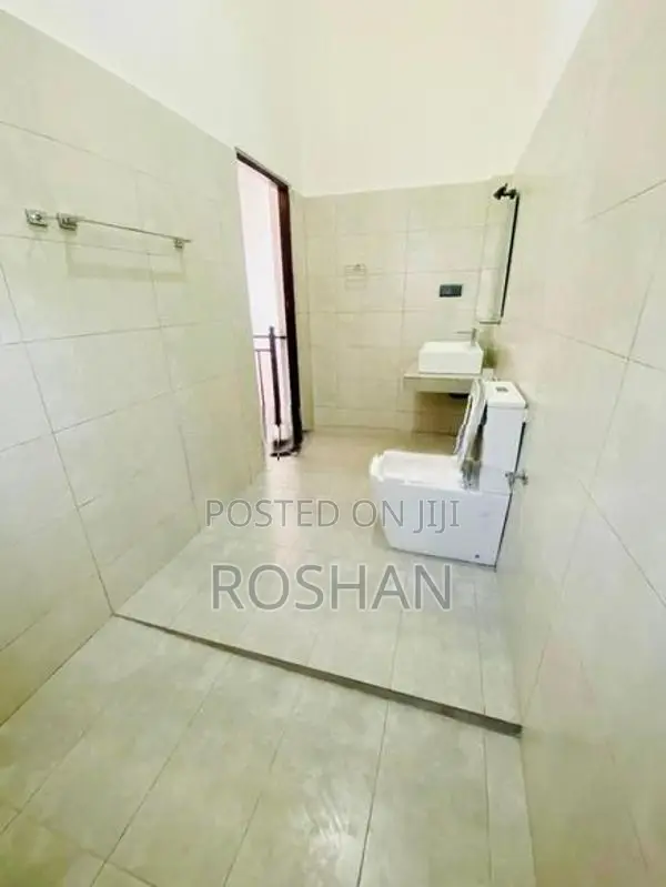 Spacious Upper‑Floor Single Room For Rent – Bokundara (For A Lady)