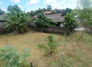 කිරිබත්ගොඩ, ඊරියවැටිය පාරෙන් අගනා නේවාසික ඉඩමක් ඉක්මනින් විකිණීමට