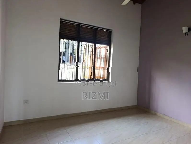 1st Floor 3BR House for Rent in Mount Lavinia