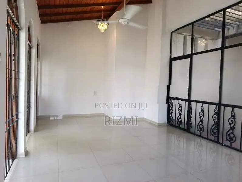1st Floor 3BR House for Rent in Mount Lavinia