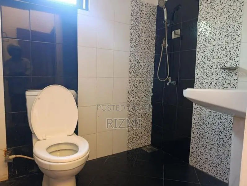 1st Floor 3BR House for Rent in Mount Lavinia