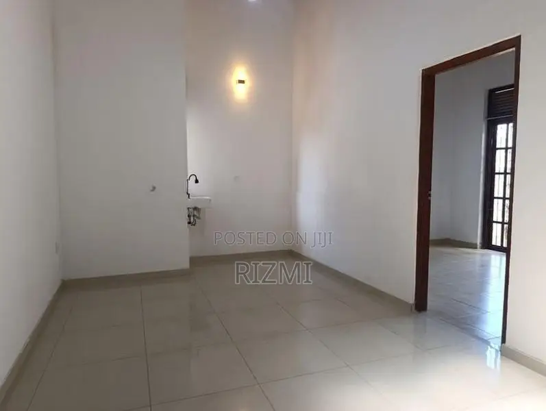 1st Floor 3BR House for Rent in Mount Lavinia