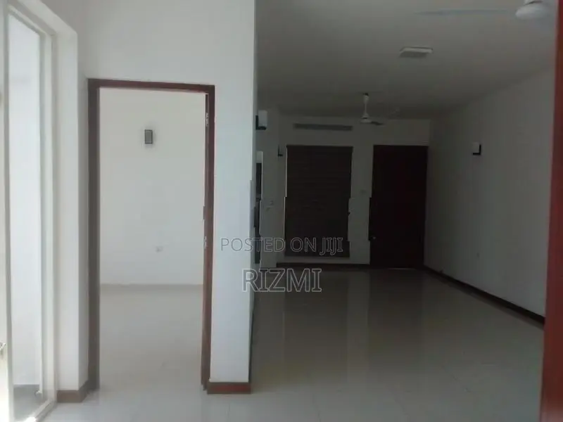 5th Floor Direct Sea View 3BR apartment for Rent in Colombo 6