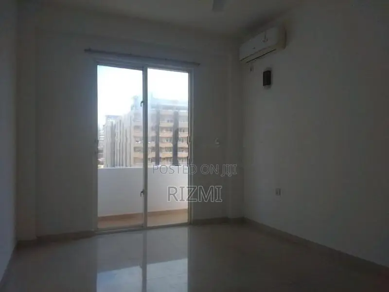 5th Floor Direct Sea View 3BR apartment for Rent in Colombo 6