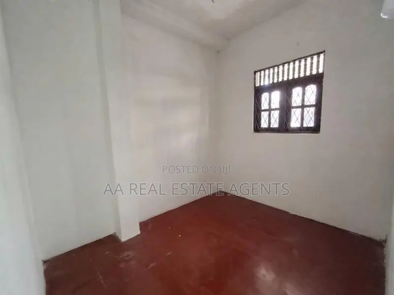 Single Storey House for Sale in Wellampitiya