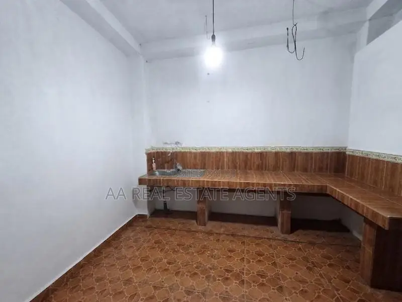 Single Storey House for Sale in Wellampitiya