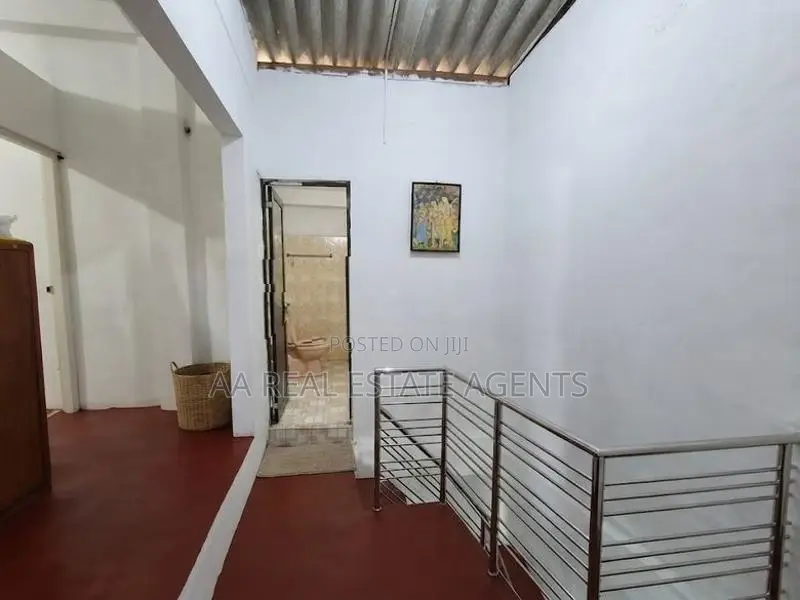 Single Storey House for Sale in Wellampitiya