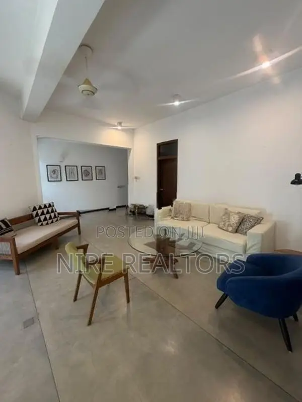 Geoffrey 2 BDR Private Apartment for Rent, Jawatte