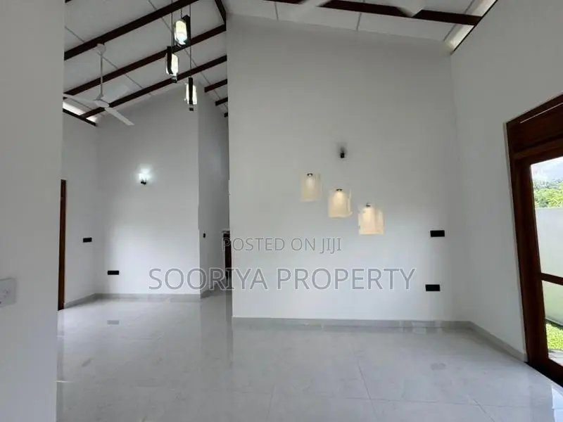 Luxury Brand New House for Sale in Bandaragama Kidelpitiya