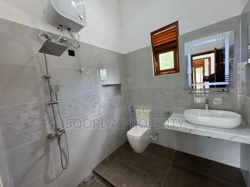 Luxury Brand New House for Sale in Bandaragama Kidelpitiya