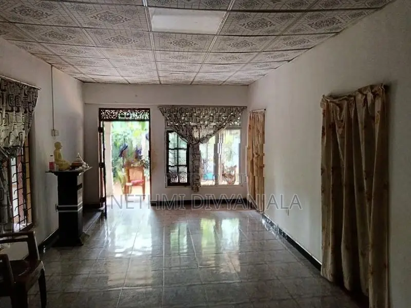 House For Sale In Kirillawala Kadawatha