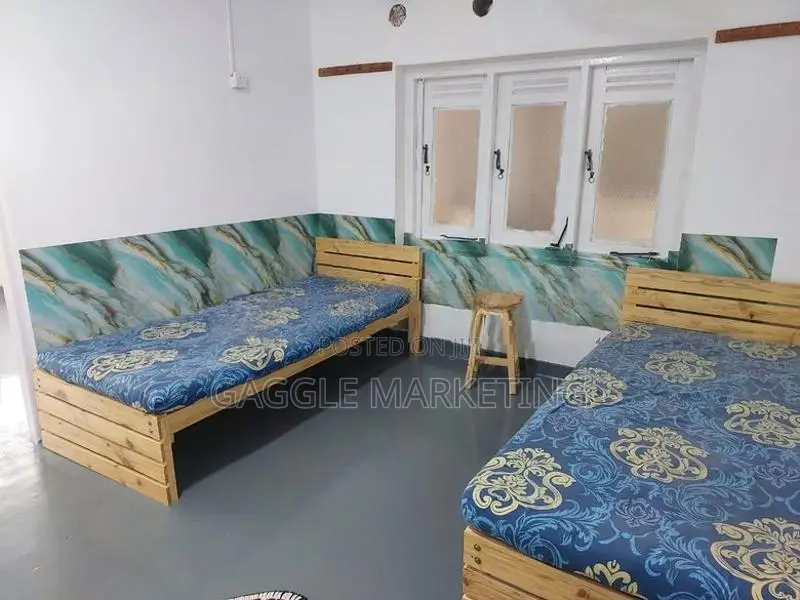 Shearing men's hostel -Narahenpita