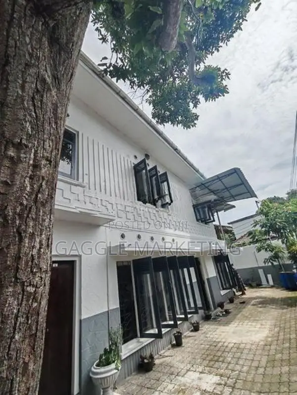 Shearing men's hostel -Narahenpita
