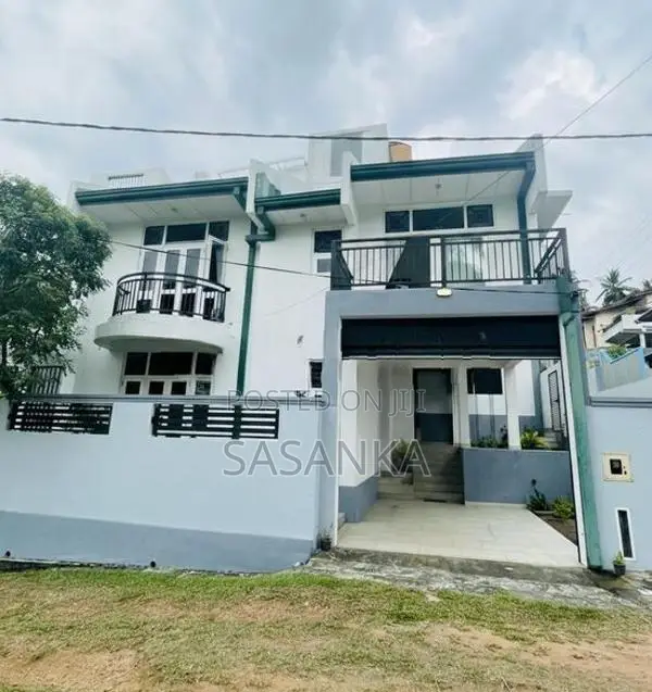 Malabe Modern Luxury House For sale