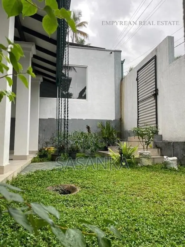 Malabe Modern Luxury House For sale