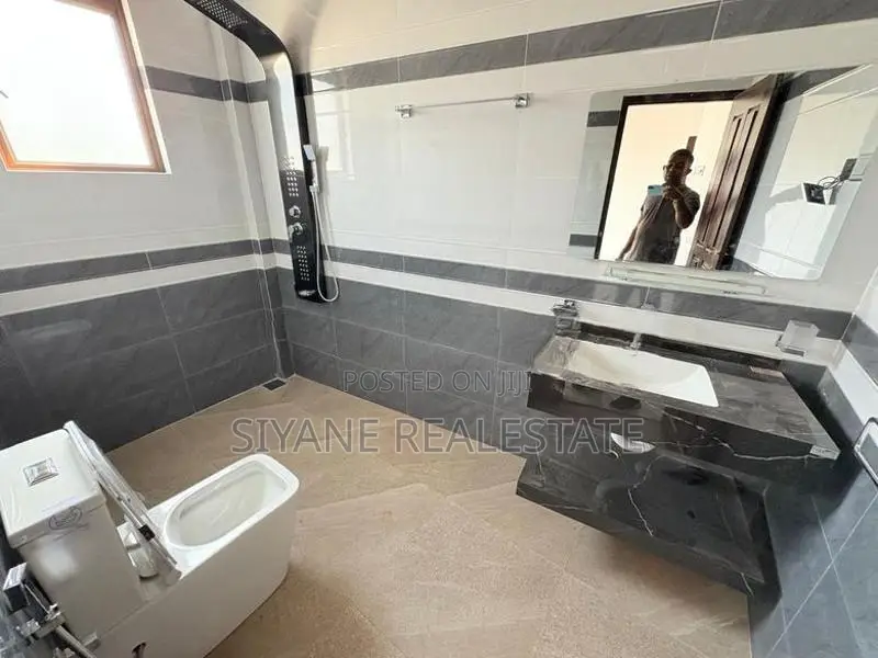 Brand-New Luxury House for Sale Nugegoda