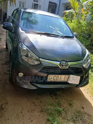 Toyota Vitz 2018 Gray