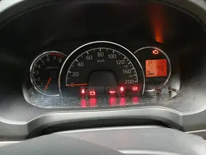 Toyota Vitz 2018 Gray