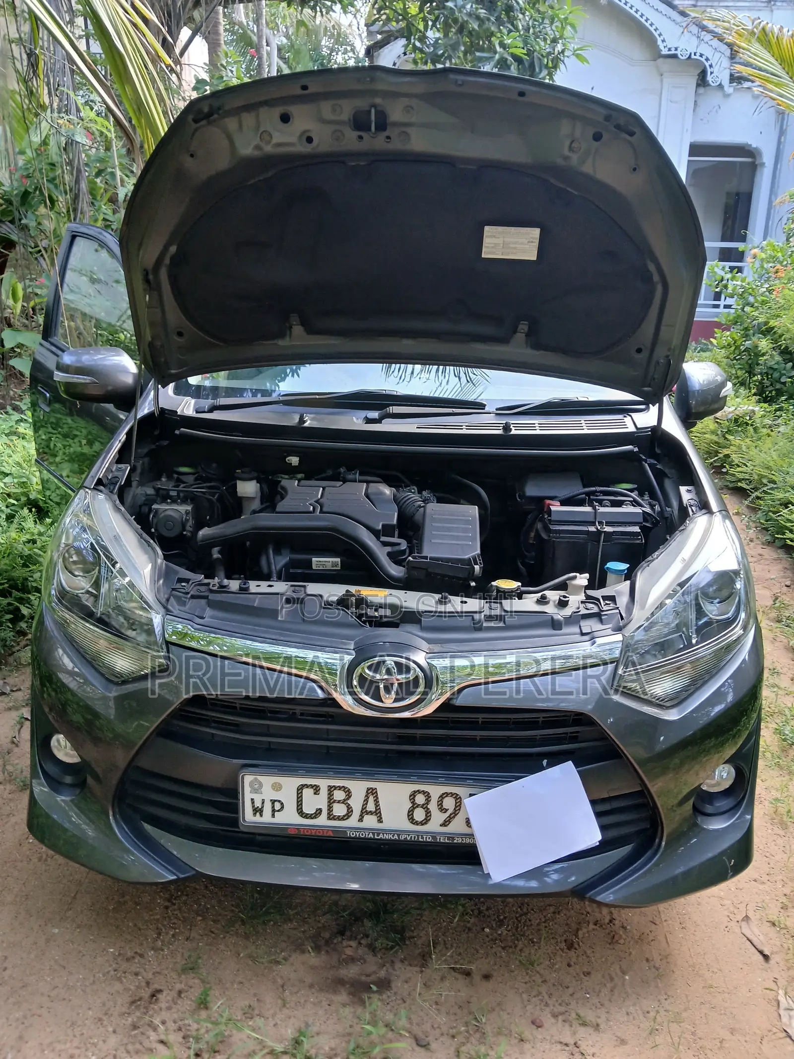 Toyota Vitz 2018 Gray