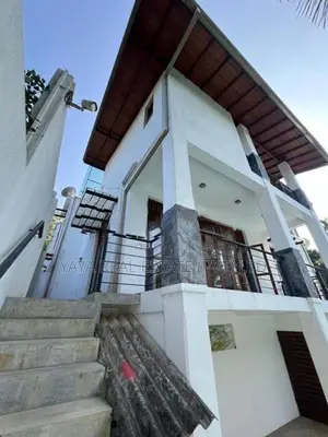 Luxury House for Sale in Thalawathugoda