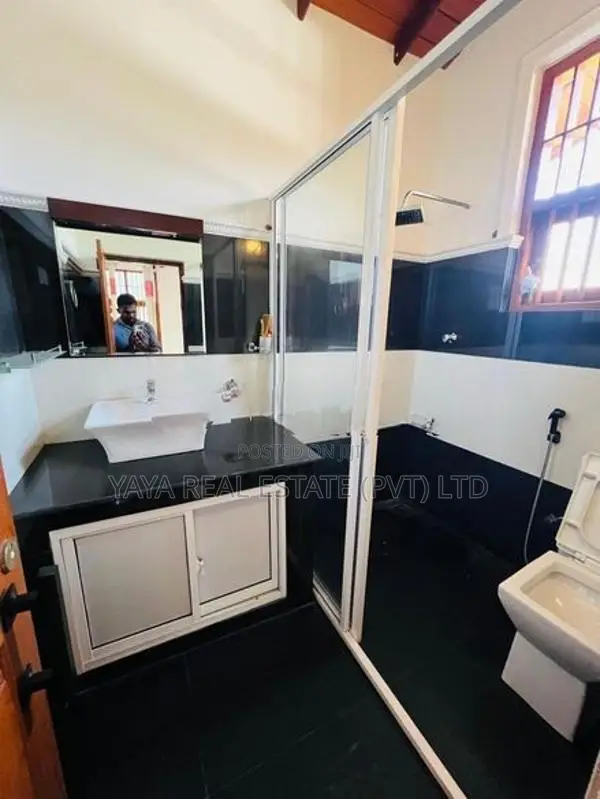 Luxury House for Sale in Thalawathugoda
