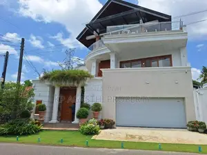 modern architecture desing luxury house for sale in Battaramulla